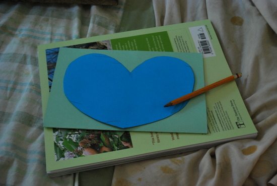 DIY Heart Shaped Wedding Programs - THE SWEETEST DIGS