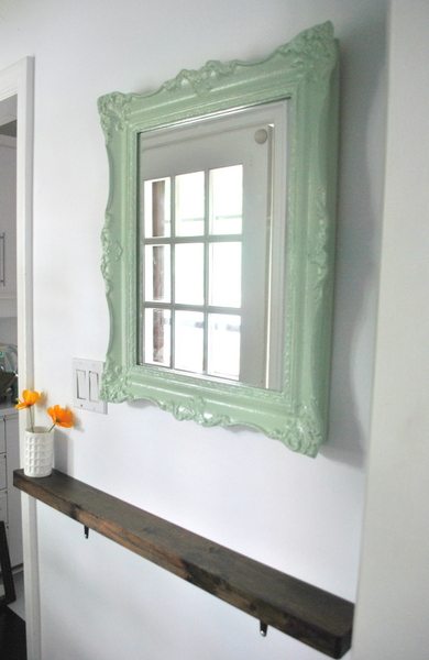 DIY mint painted mirror - via the sweetest digs