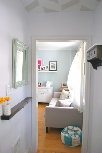 DIY mint painted mirror - via the sweetest digs
