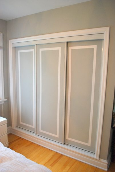 painted sliding closet doors: faux trim effect - the sweetest digs