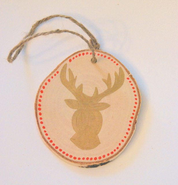 How To Make DIY Wood Slice Christmas Ornaments - THE SWEETEST DIGS