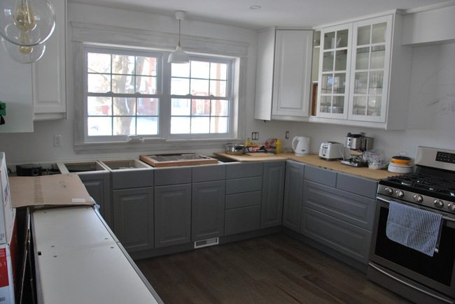 Kitchen Countertop Options: Quartz That Look Like Marble - THE SWEETEST DIGS