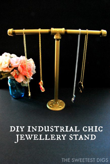 https://thesweetestdigs.com/wp-content/uploads/2015/05/DIY-galvanized-steel-pipe-jewellery-stand-tutorial-via-the-sweetest-digs.jpg