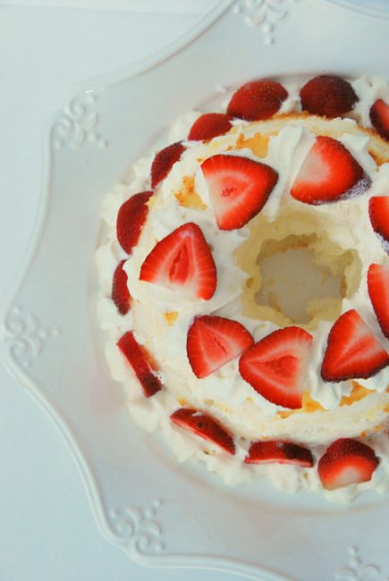 canada day dessert - angel food cake with strawberries and whipped cream - via the sweetest digs