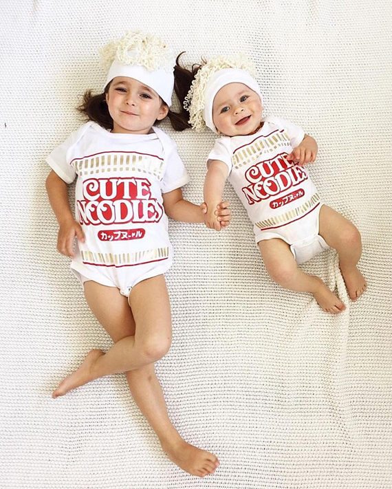 Sibling halloween costume ideas. Dress up brothers and sisters in these cute matching outftis!