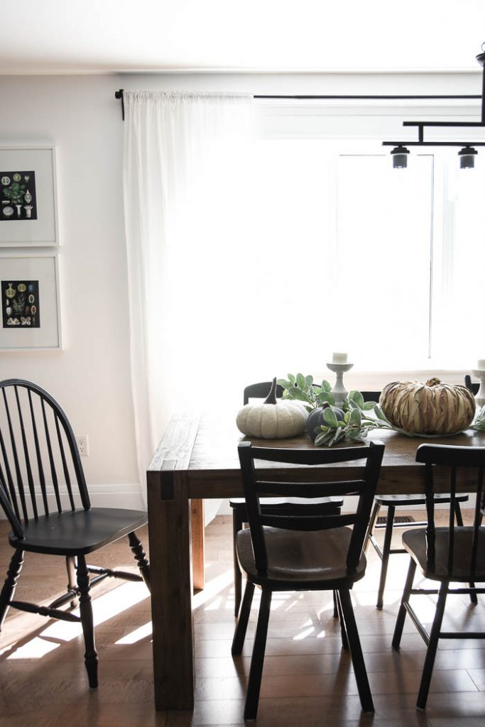 Fall and Thanksgiving Decorating Ideas. Get a modern farmhouse meets scandi style look with this easy decorating ideas!