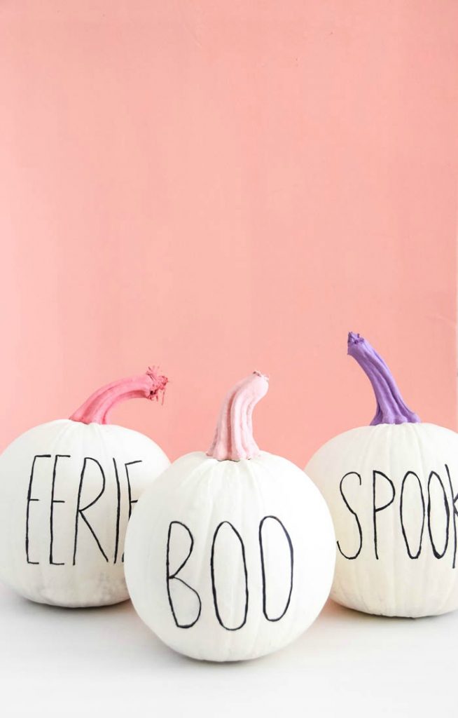 #Pastel #Pumpkins - No Carve Pumpkin Decorating Ideas! Make these sweet pink and purple pumpkins with Rae Dunn style lettering for halloween. Click for DIY tutorial!