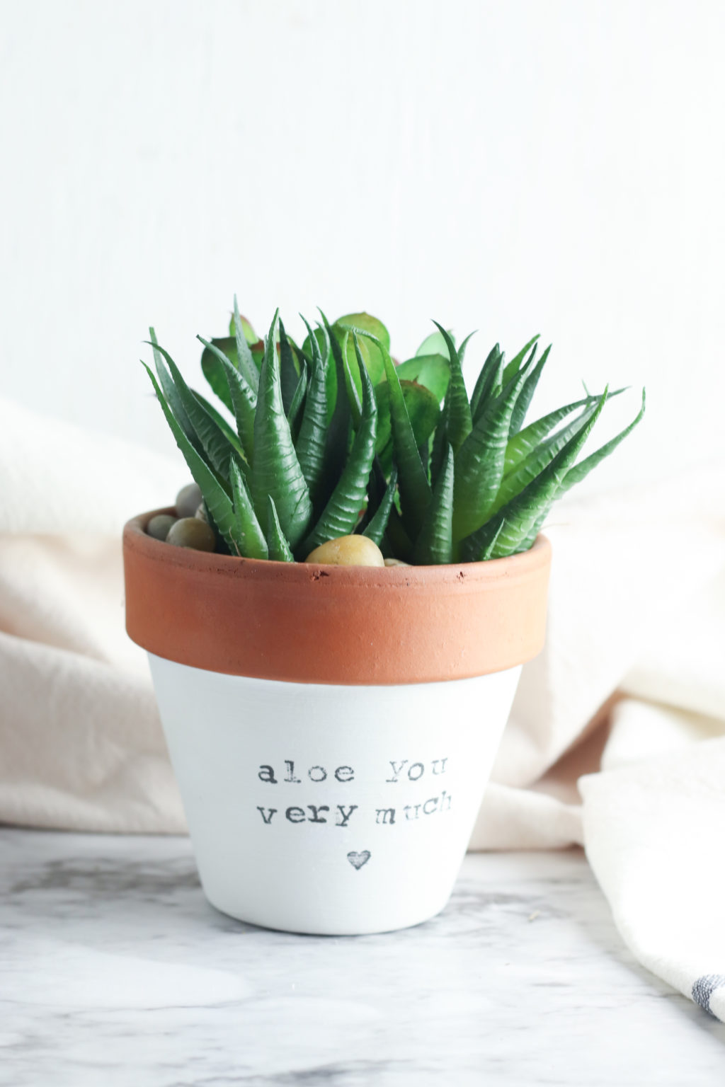 Make This Adorable Painted Terracotta Pot - THE SWEETEST DIGS